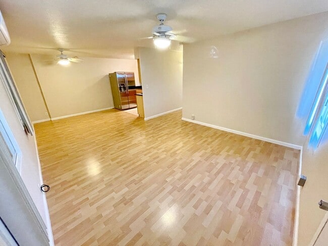 Primary Photo - 3 Bed 1 Bath Unfurnished house in the Hear...