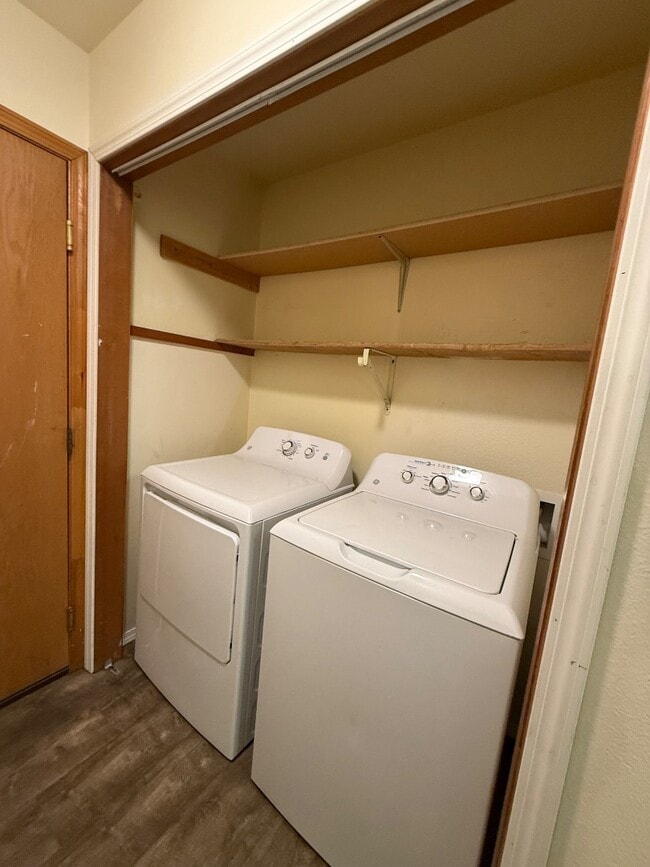 Building Photo - 9260 Roy St