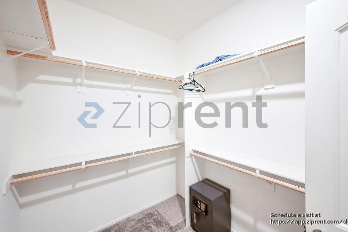 Building Photo - 27333 Georgetown Dr