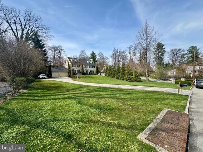 Building Photo - 128 Avon Rd