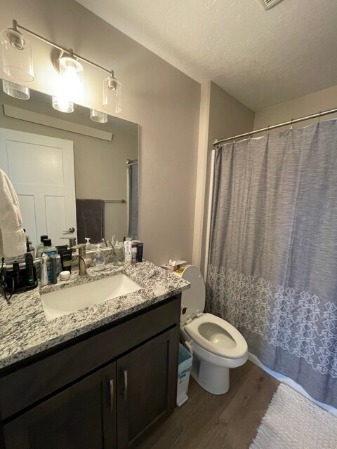 Building Photo - 205 Lakewood Rd