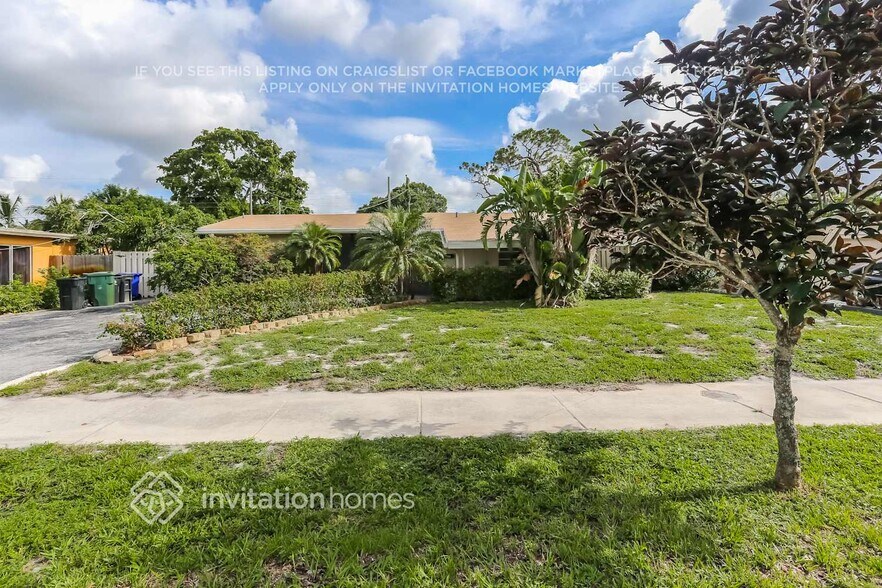Building Photo - 3441 SW 20th Ct