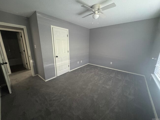 Building Photo - 200 Wildflower Dr