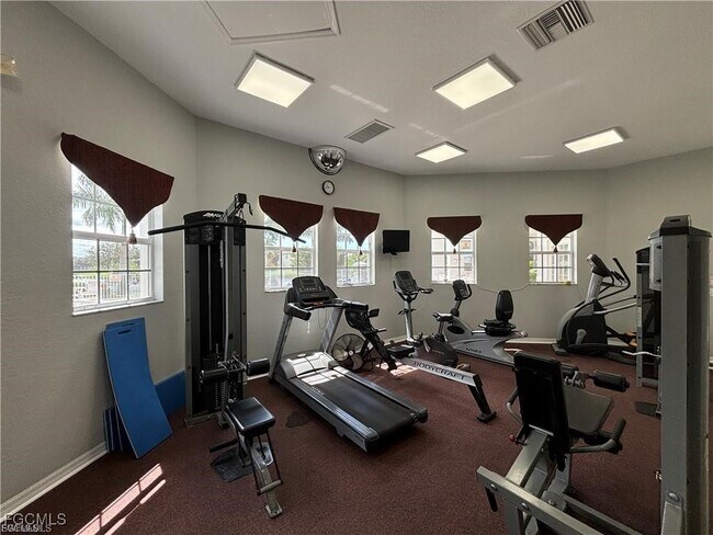 Building Photo - 9379 Gladiolus Preserve Cir