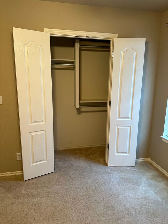 Building Photo - 3 bedroom + Office in Owasso Schools!