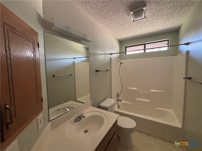 Building Photo - 309 Spur Dr