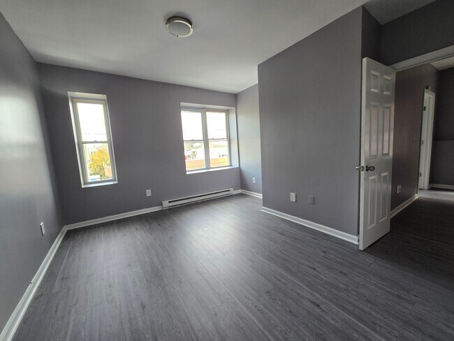 Building Photo - 31 Whittier St