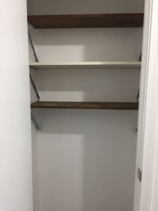 Building Photo - 95 Walenda Dr NW