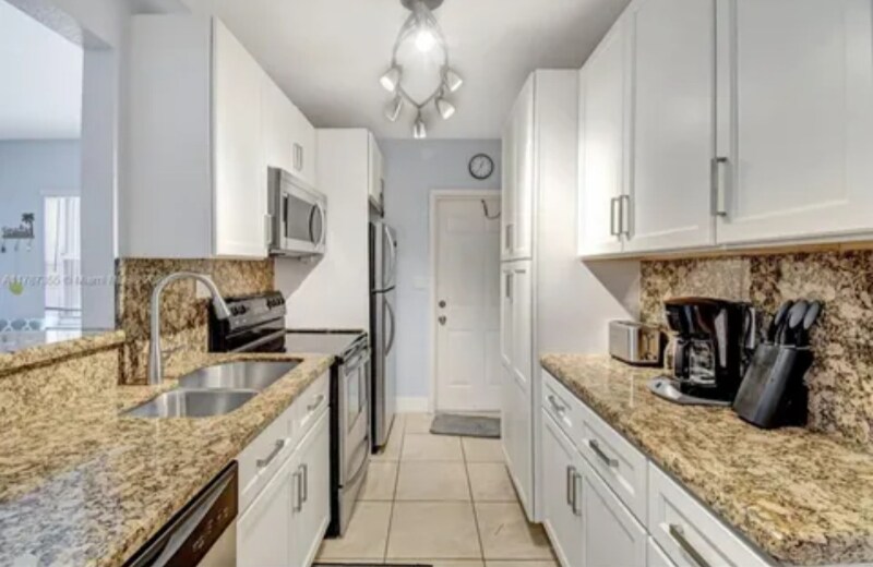 Building Photo - 2600 S Ocean Dr