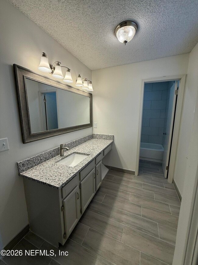 Building Photo - 2381 Hampton Falls Dr W