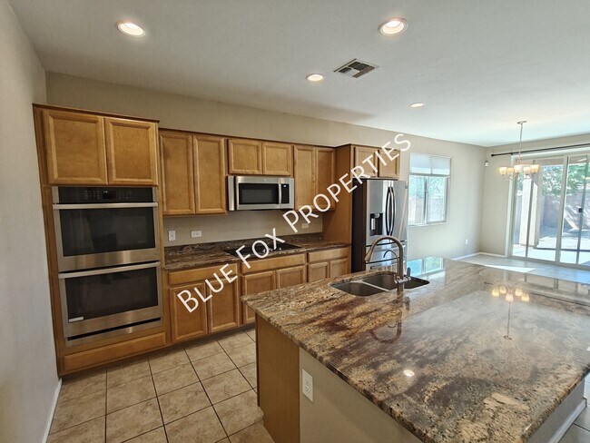 Building Photo - 11445 E Vail Crest Dr