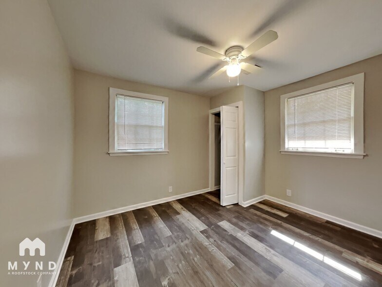 Building Photo - 3835 Valley Ridge Dr