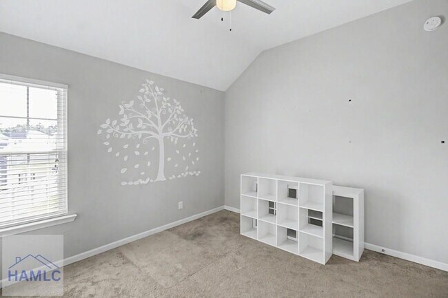 Building Photo - 976 Oak Crest Dr