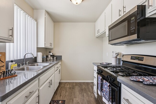 Building Photo - Casa Moreno Apartments