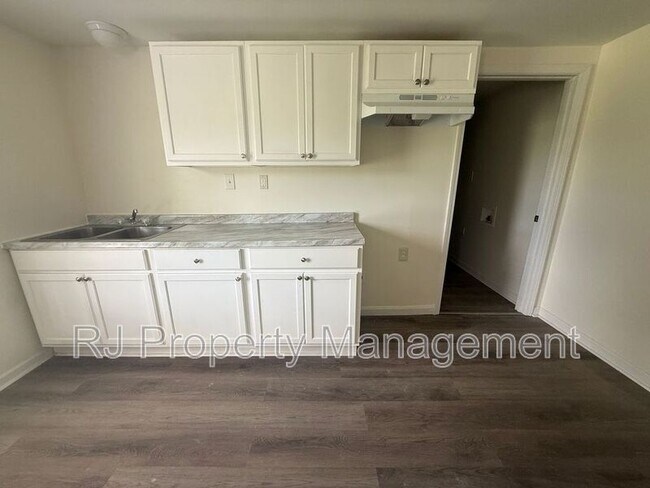 Building Photo - 3742 Berry Ln