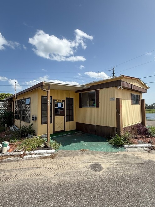 Building Photo - 920 Boardwalk Ln