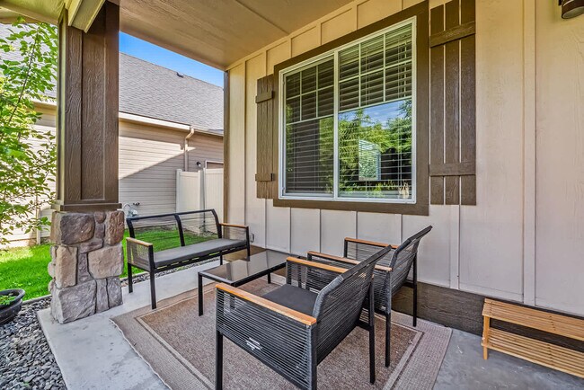 Building Photo - 4061 E Arch Dr