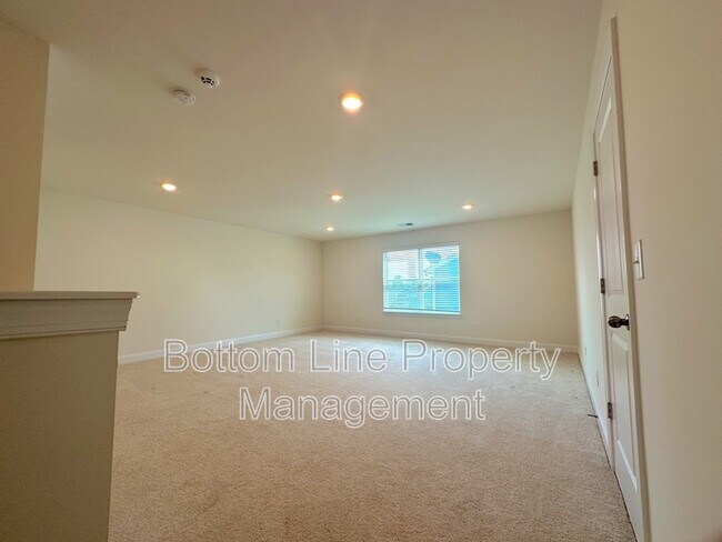 Building Photo - 4487 Fls Lk Dr S W