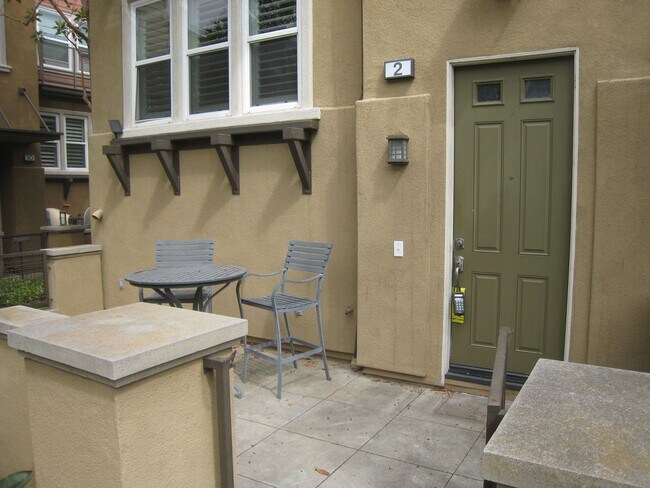 Building Photo - Spectacular Gated 3 Bed + Den, 2.5 Bath Townhouse in Newport Beach.