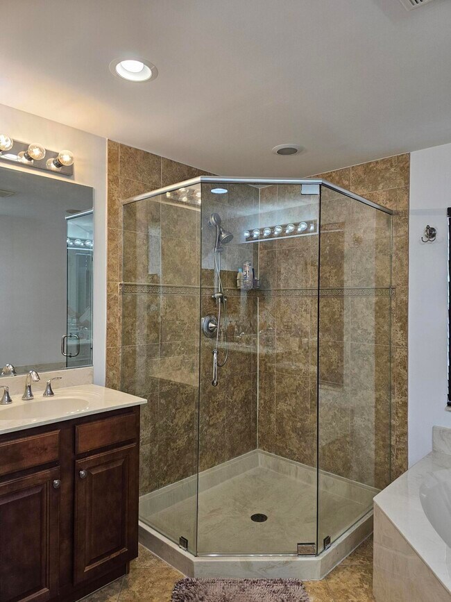 Building Photo - 7533 Topiary Ave