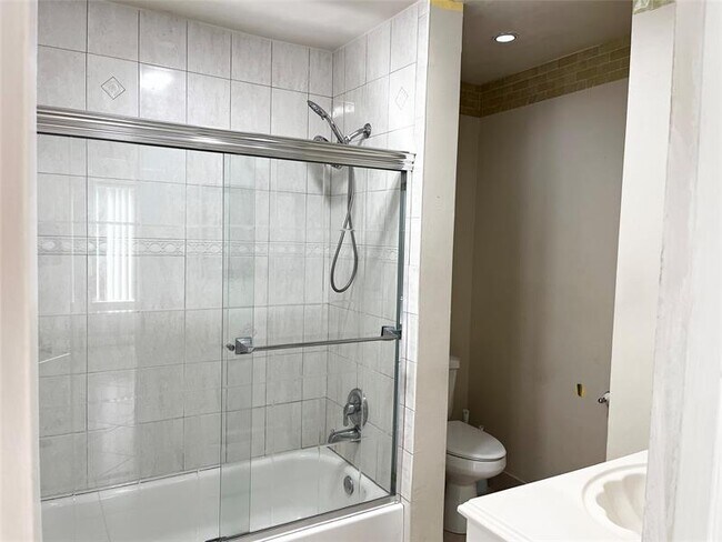 Building Photo - 8149 Lagos De Campo Blvd