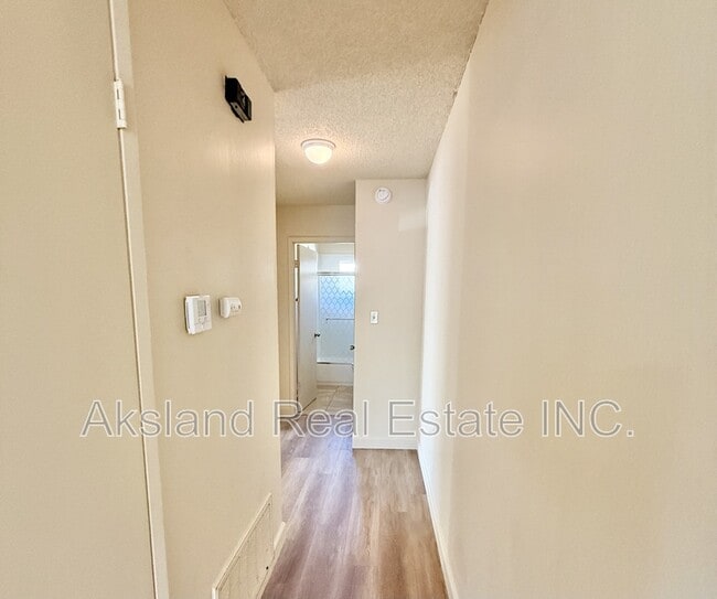 Building Photo - 2120 Chrysler Dr