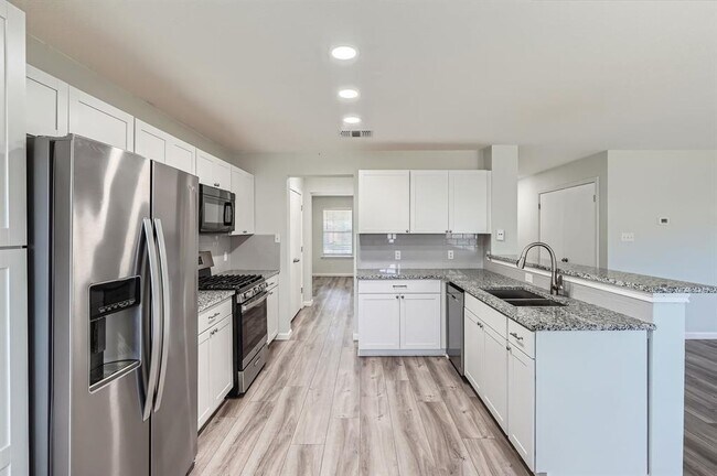 Building Photo - 305 Bird Dog Bend