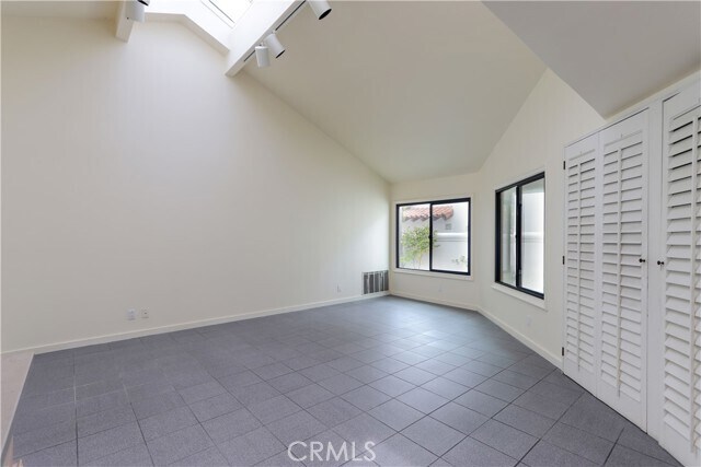 Building Photo - 11 Terraza