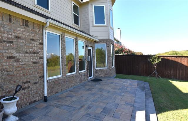 Building Photo - 3921 Lakeside Dr