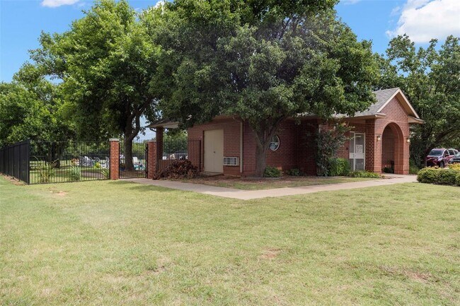 Building Photo - 1504 Sandpiper Ln