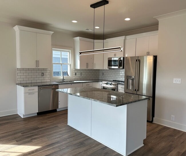 Building Photo - Brand New Norton Commons Condo!