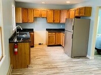 Building Photo - Spacious 2-Bedroom Apartment in Chicopee