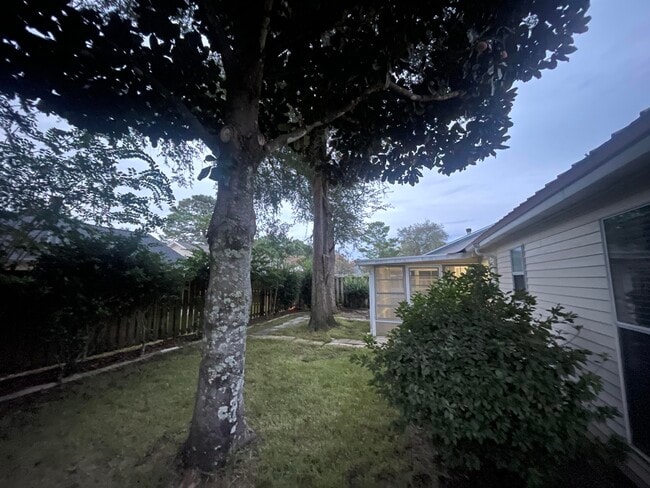 Building Photo - 162 Meadowbrook Ct