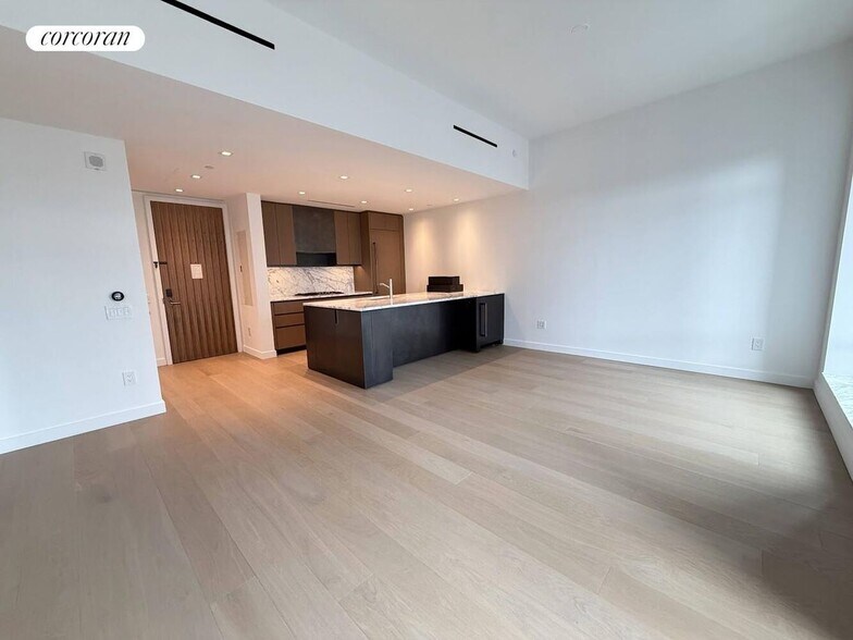 Building Photo - 555 W 22nd St