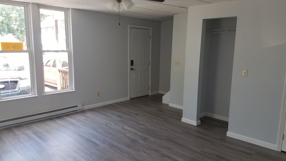 Building Photo - 523 W Front St