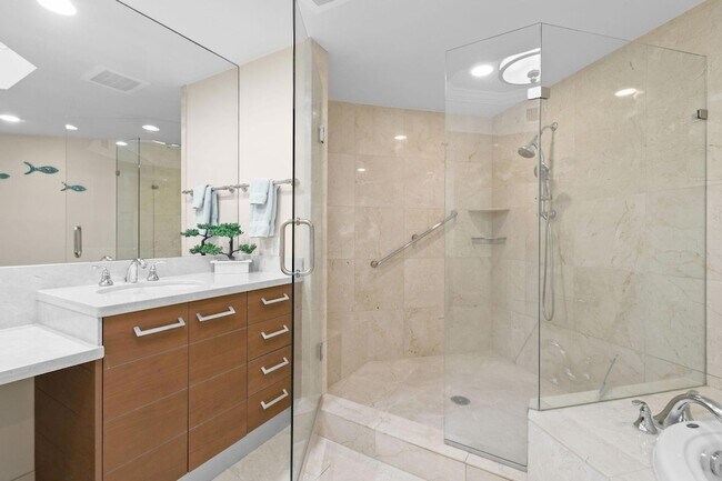 Building Photo - 3610 Gardens Pkwy