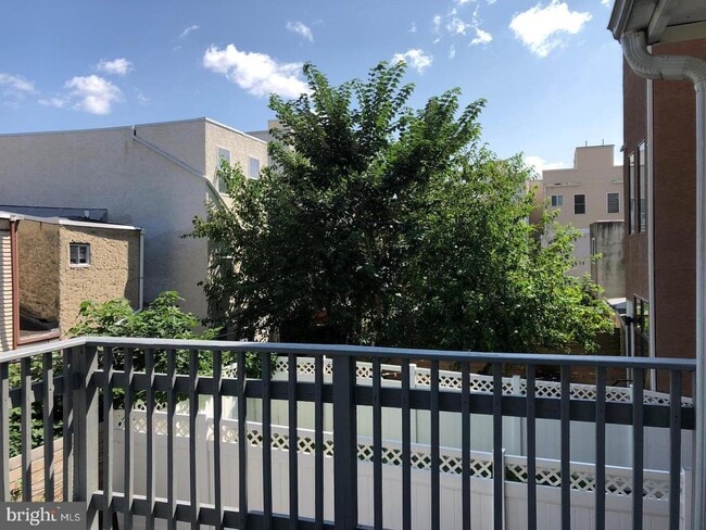 Building Photo - 2027 Wharton St