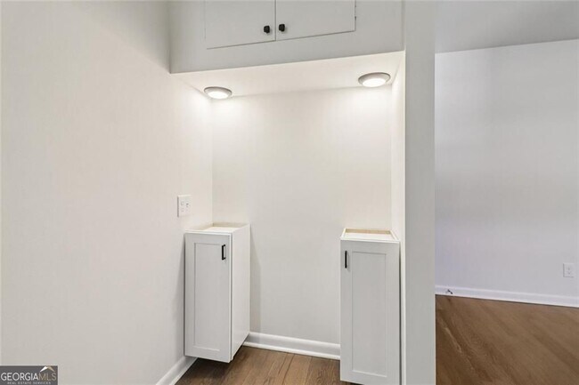 Building Photo - 2219 Lisa Dr SE