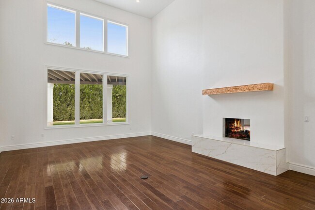 Building Photo - 8303 N 61st Pl