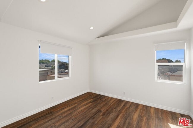 Building Photo - 4128 W 122nd St