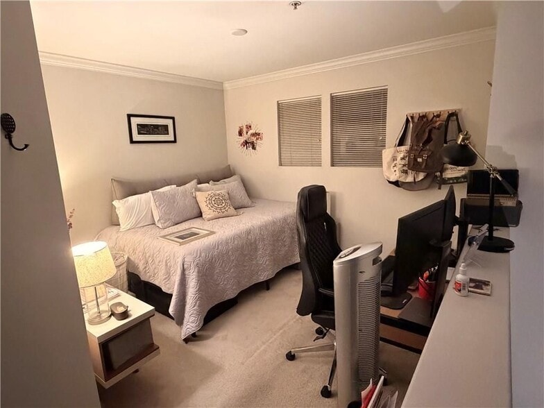 Building Photo - 903 Providence Pl