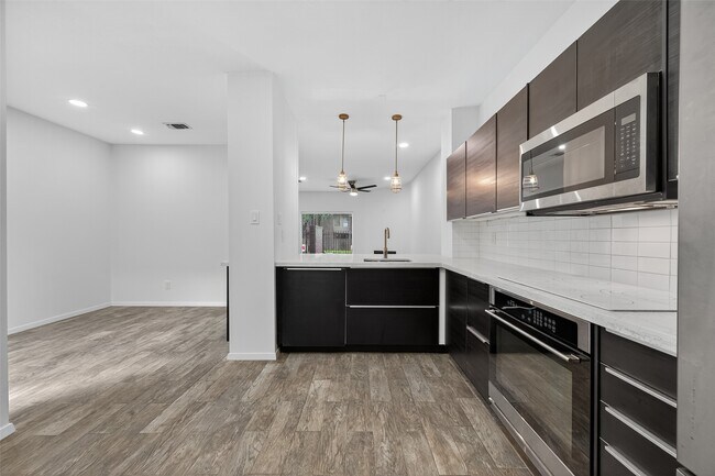 Building Photo - 12691 Briar Patch Dr