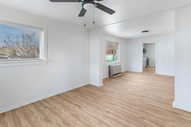 Building Photo - Updated 3bed/1bath Single Family Home