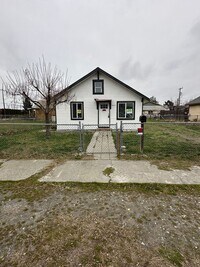 Building Photo - 805 S 5th Ave