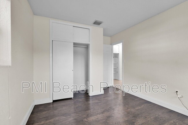 Building Photo - 1821 Montague St