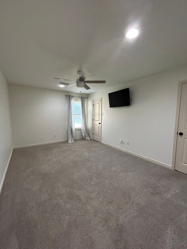 Building Photo - Beautiful Home in Northwest Midland-Los Pa...