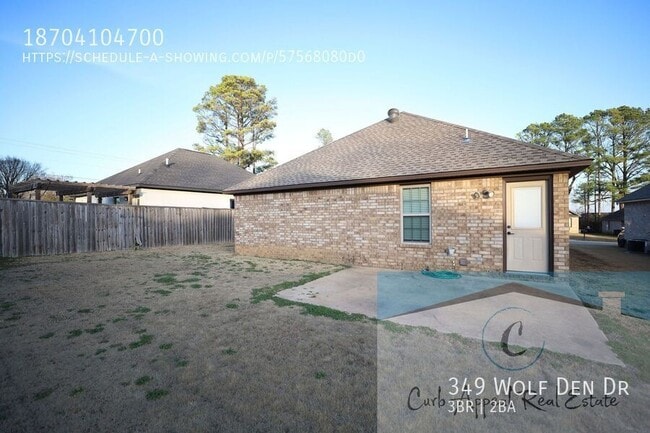 Building Photo - 349 Wolf Den Dr