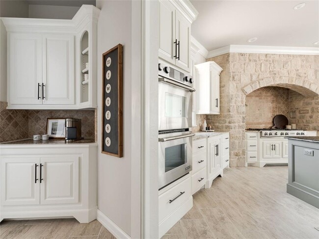 Building Photo - 18601 Wolf Creek Dr