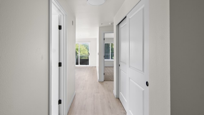 Building Photo - Vista Apartments