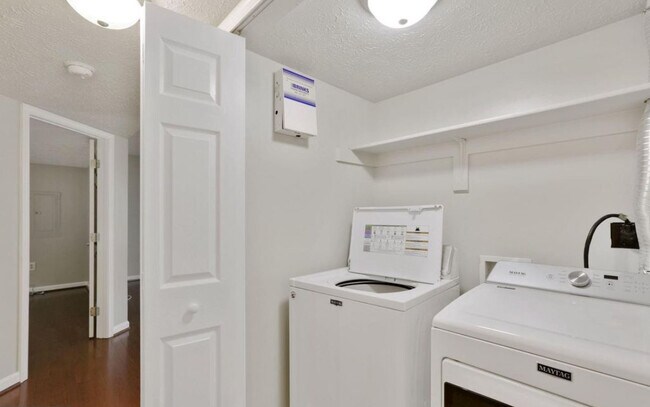 Building Photo - 5601 Skate Ct